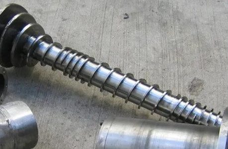 如何解決螺桿機筒修復(fù)后重新裝機出現(xiàn)的問題？