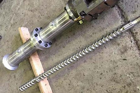 怎么設(shè)定注塑機(jī)螺桿前進(jìn)的時間?